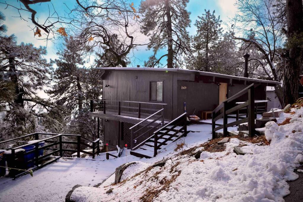 Updated Mountain Cabin Retreat With 180 Views Off Deck And Balcony Running Springs Eksteriør bilde