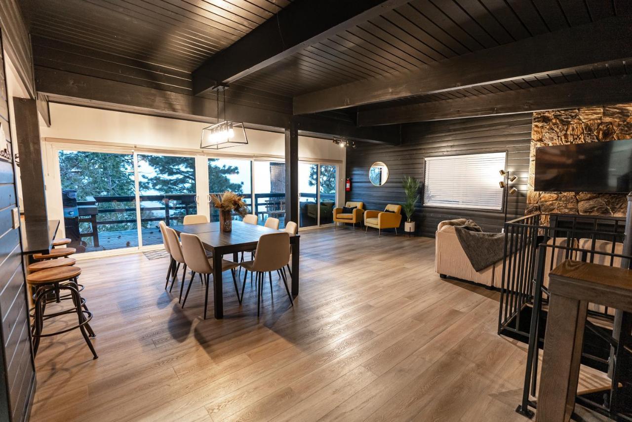 Updated Mountain Cabin Retreat With 180 Views Off Deck And Balcony Running Springs Eksteriør bilde